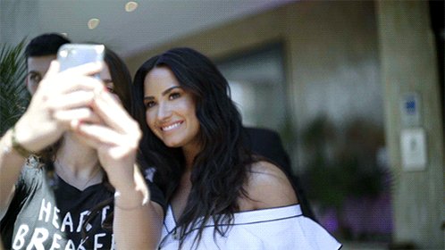 RT @DemiFantasia: Are you ready?
#SimplyComplicated https://t.co/YWH38RDFH0