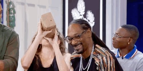 we live in #MarthaAndSnoop's kitchen . who watchin ? https://t.co/AF8PjJljPQ