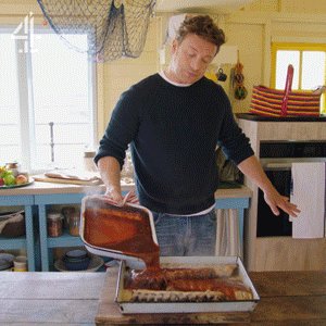 ???? Pour some sauce on me ???? #FridayNightFeast https://t.co/xOdBYJaq8D