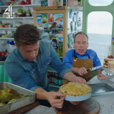 A cake tin with a loose bottom is the perfect vessel for making a perfect pie #FridayNightFeast https://t.co/JgfWDDasTW