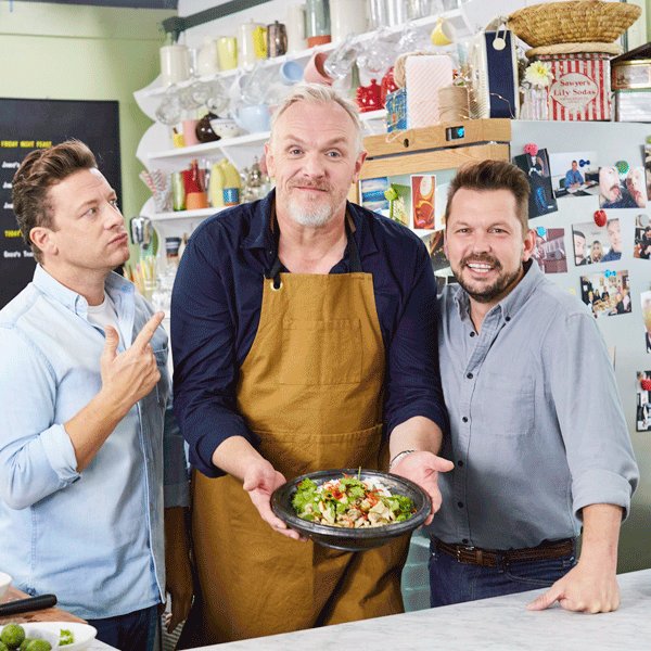 A @gdavies inbetween(ers) two thorns! ???? Back on at 8pm tonight, @Channel4's #FridayNightFeast. https://t.co/zt9ylfzWLr