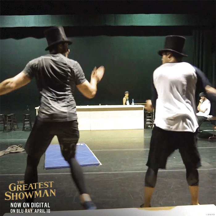 RT @GreatestShowman: The dynamic duo, @RealHughJackman and @ZacEfron! ???????? #GreatestShowman https://t.co/ivDGLcExGF