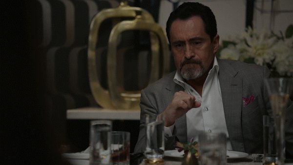 RT @GrandHotelABC: When dinner doesn’t go to plan… ???? #GrandHotel https://t.co/7NpvfumX6V