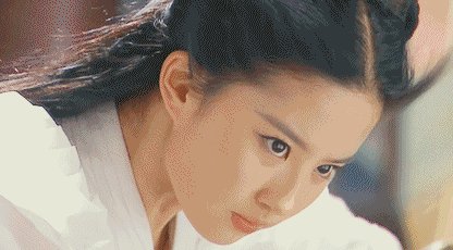 実写ムーランのキャストがどんどん大変なことになっていくけど、そもそも主演が「神鵰侠侶」「ドラゴン・キングダム」のリウ・イ 実写ムーランのキャストがどんどん大変なことになっていくけど、そもそも主演が「神鵰侠侶」「ドラゴン・キングダム」のリウ・イ
