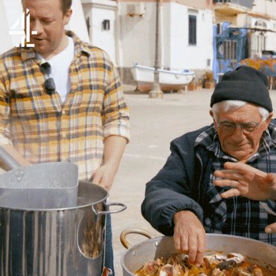 The star of the acqua pazza, the cooking water! 

Are you a dunker like Nonno Francesco? ???? #JamieCooksItaly https://t.co/6iROlHIRlh