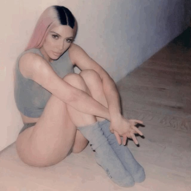 RT @kimwestsource_: The Kardashian sisters are taking Tokyo tonight on #KUWTK ???????? https://t.co/N9HpQZUSEB