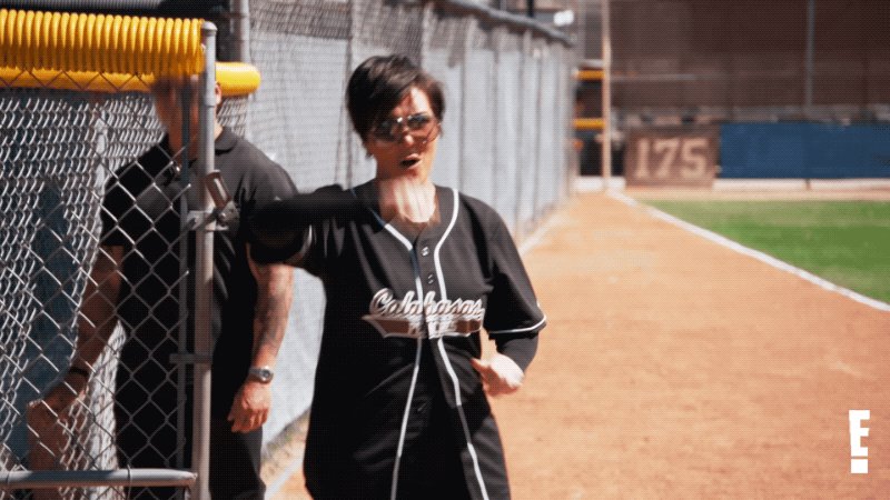 RT @KUWTK: Game time, dolls! Get suited up and ready for a new #KUWTK! ⚾️ https://t.co/osJxdfWNVV