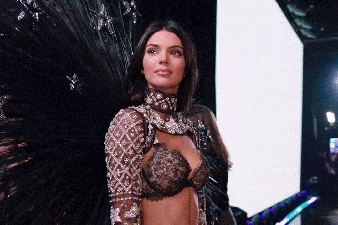 .@kendalljenner is READY for more! #VSFashionShow https://t.co/axwctmUqVV