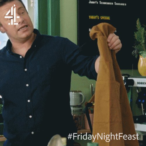 #WouldYouRather a pinny or doctor’s coat when cooking? ????

#FridayNightFeast https://t.co/gEWxH1CJBS