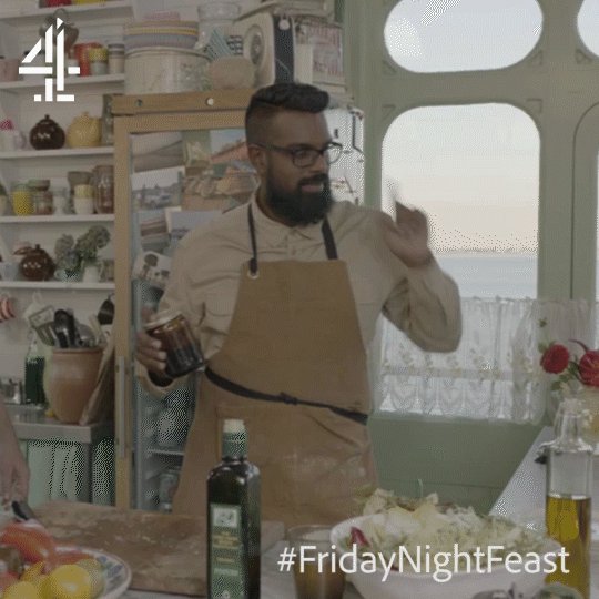 That awkward moment when you seductively shake your olive oil... at your mum. @RomeshRanga 

#FridayNightFeast https://t.co/Xd3Ww97qc0