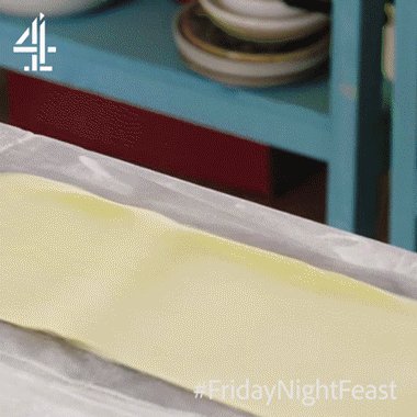 Step 1: Lay out your pasta sheet and spray it with a little bit of water. https://t.co/UruNyJQHZz
