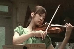 夢はどこから夢はどこへ瞼を閉じれば夢の天使たちが訪れる耳をすませば夢の音楽が懐かしい旋律が聴こえる 夢はどこから夢はどこへ瞼を閉じれば夢の天使たちが訪れる耳をすませば夢の音楽が懐かしい旋律が聴こえる