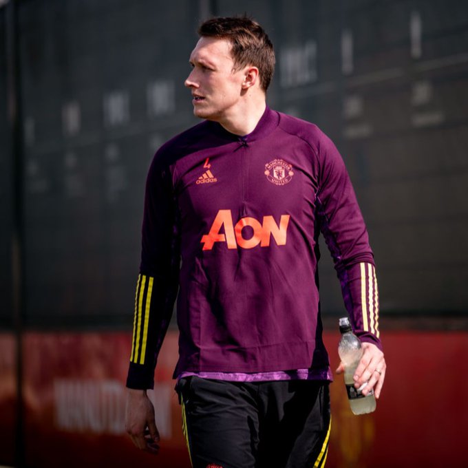 qSM90fFP?format=jpg&name=small