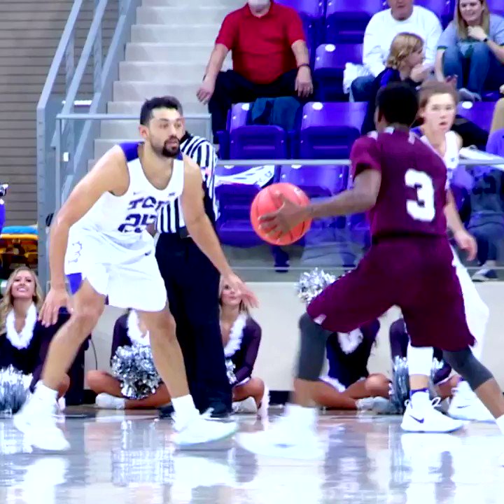 Ballislife.com (@Ballislife) on Twitter photo 2018-06-19 21:25:10 DIRTY hesi and finish by 57 Trae Jefferson! @Traejefferson DIRTY hesi and finish by 57 Trae Jefferson! @Traejefferson