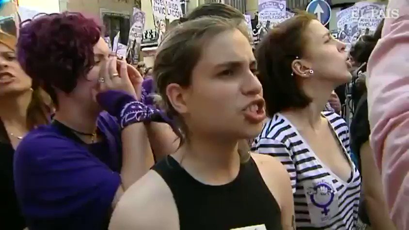 EL PAÍS (@el_pais) on Twitter photo 2018-06-23 14:54:12 “En Sevilla no sois bienvenidos”. Grupos feministas de Sevilla impulsan una campaña para promover el rechazo a quienes amparen a los cinco condenados cort.as/-7P68 “En Sevilla no sois bienvenidos”. Grupos feministas de Sevilla impulsan una campaña para promover el rechazo a quienes amparen a los cinco condenados cort.as/-7P68