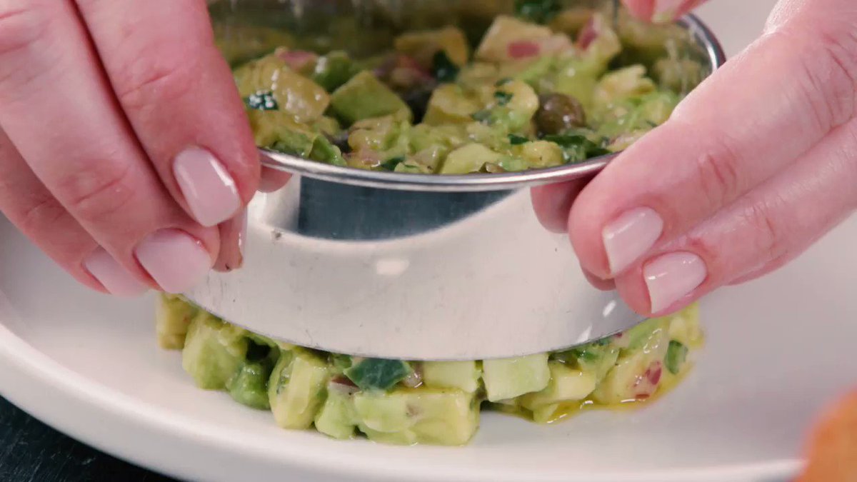 How to make avocado "tartare" 🥑: