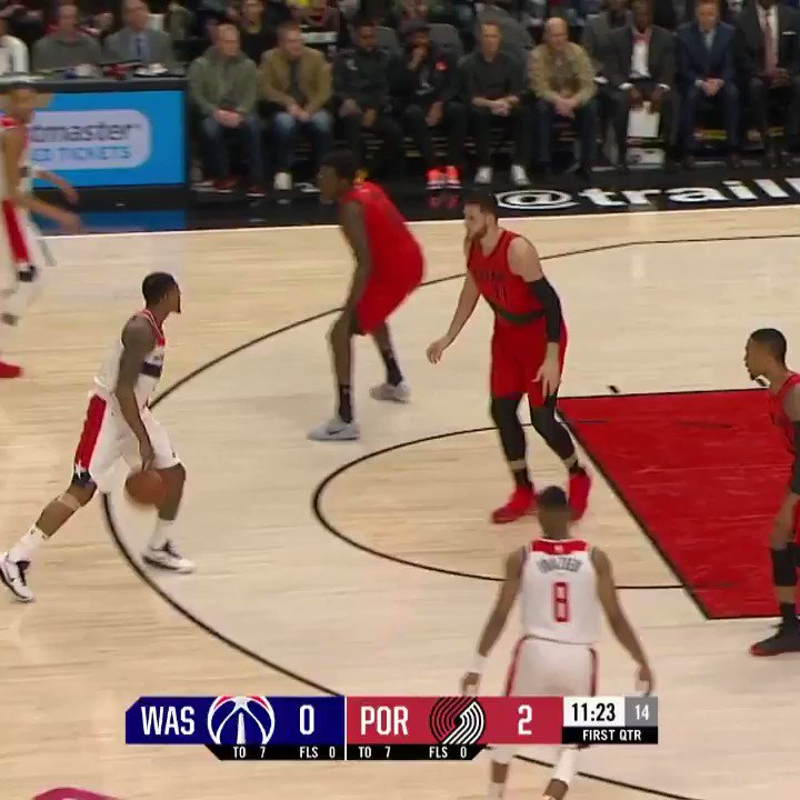 Happy Birthday à un des joueurs les plus sous-côtés actuellement en NBA...

Bradley Beal qui fête ses 2  7  ans 