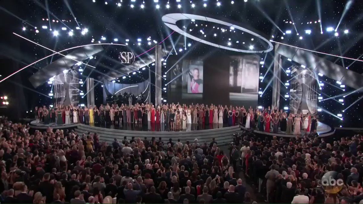 โTo all the survivors out there, don't let anyone rewrite your story. Your truth does matter. You matter. And you are not alone.โ
Tonight, Aly Raisman and her sister survivors brought the #ESPYS audience to their feet.
