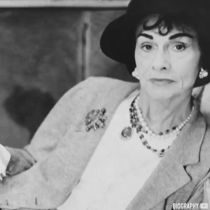 Cultura Colectiva (@CulturaColectiv) on Twitter photo 2018-08-20 00:35:00 Si hablamos de elegancia, hablamos de Coco Chanel. Si hablamos de elegancia, hablamos de Coco Chanel.