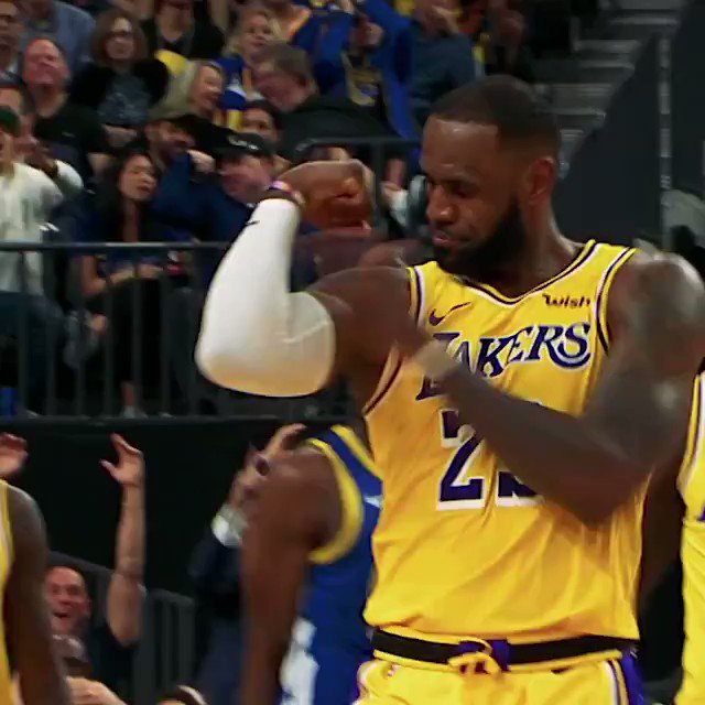 https://pbs.twimg.com/amplify_video_thumb/1051886431076081664/img/-jCGrQuWnCmRQtvO.jpg