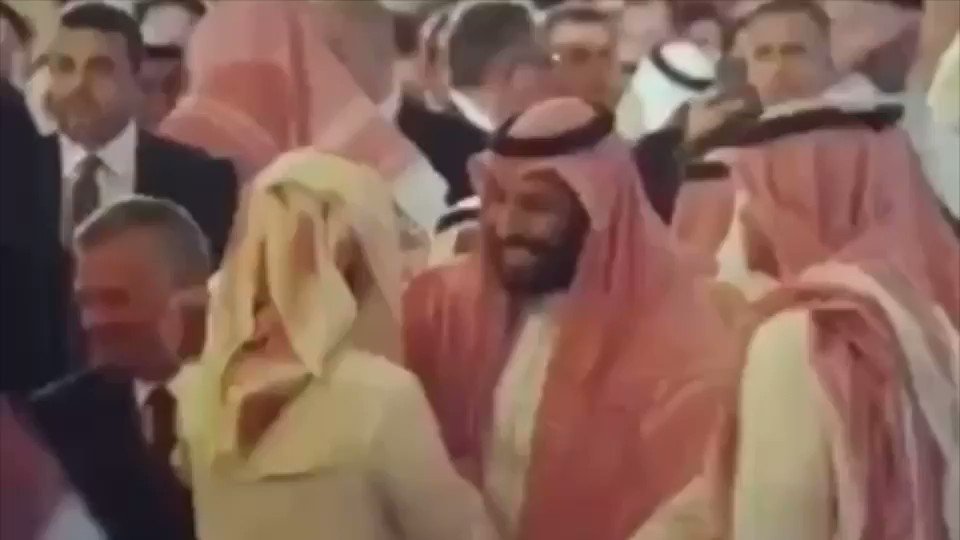 واثقون بقوة إقتصاد المملكة وإزدهار القطاع الخاص حيث استثمرنا في عامي ٢٠١٨/٢٠١٧م ٨ مليار ريال سعودي
http://alwaleed.com.sa/tweet/1517620.php …
With confidence in the strength of the Saudi economy & the private sector’s health, we invested SAR 8 billion in 2017/2018
#السعودية
#FII2018
