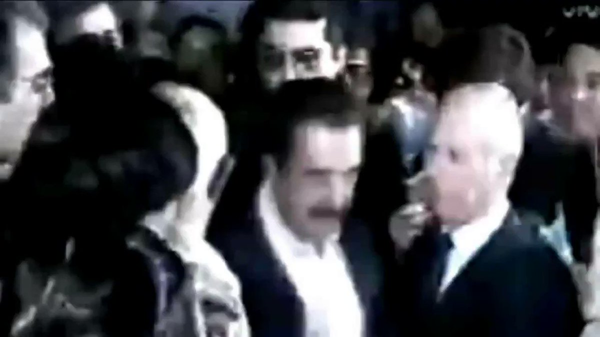 "Estoy muy emocionado, cumpliendo con mi deber cívico. Hoy es el día que recuperamos nuestros derechos: empezamos 100 años de paz y de democracia en la Argentina".
Así votaba, hace 35 años en Chascomús, Raúl Alfonsín.
#GraciasRaúl