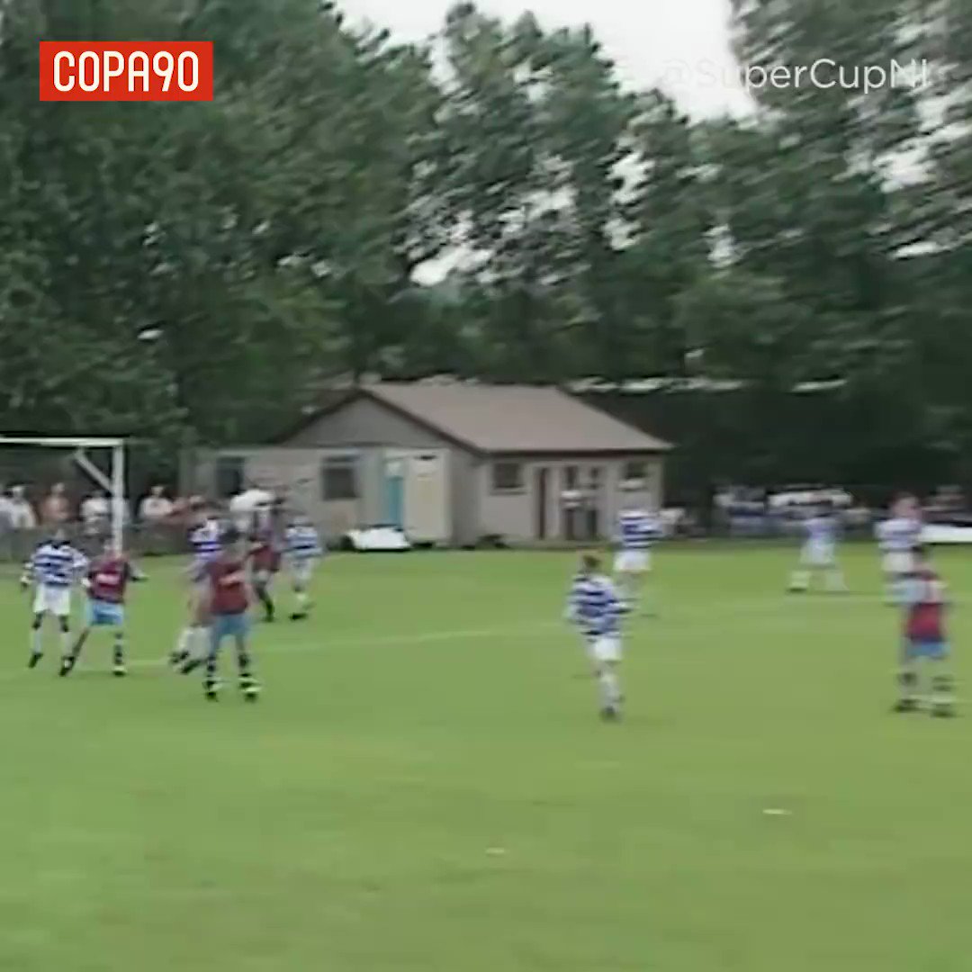  Happy birthday Joe Cole!

Here\s some rare footage of him tearing it up as a little Hammer... [  