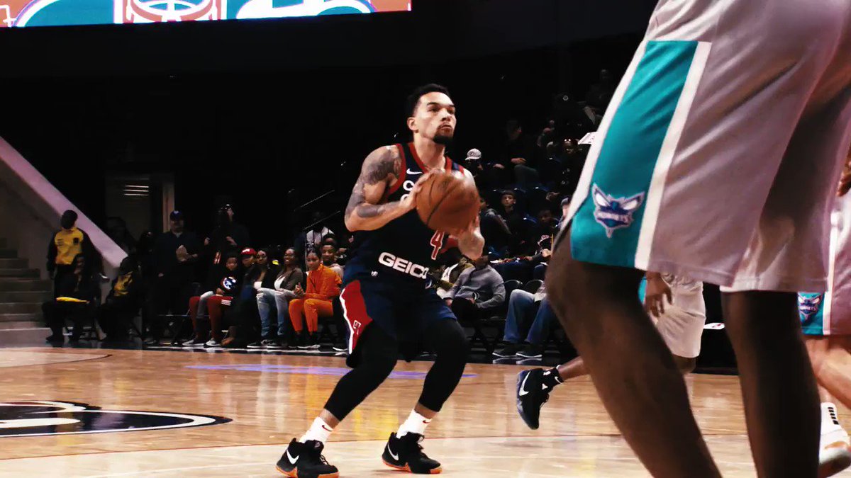 Welcome back to the Go-Go, @Chiozza11!
👀 him in action as the @CapitalCityGoGo take on the @greensboroswarm now.
💻: http://monsports.net/GoGo