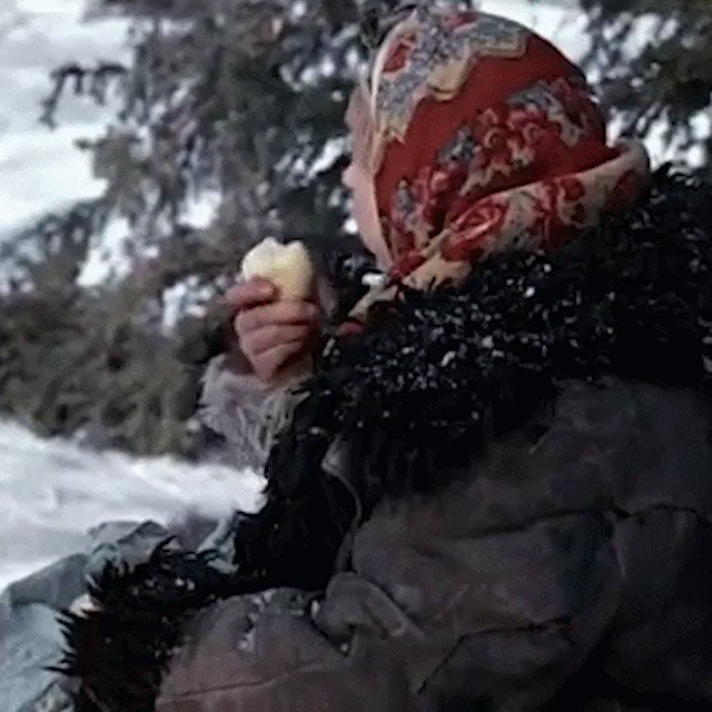 Памятник морозко с настенькой в москве
