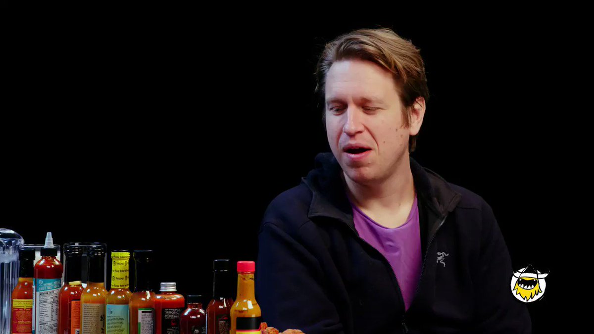🚨NEW #HotOnes ALERT🚨
.@PeteHolmes goes toe-to-toe with the wings of death while being interrogated by #HotOnes host @seanseaevans. Will he make it through all 10 wings⁉️
FIND OUT NOW 👉 https://youtu.be/zXp-oWBF5x0
Powered by @Bira91US