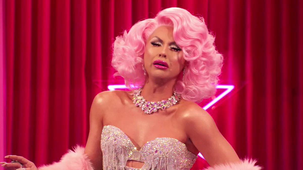 Just wait until you see what this season of @RuPaulsDragRace has in store!
#AllStars4 premieres this Friday at 8/7c on @VH1! 💅