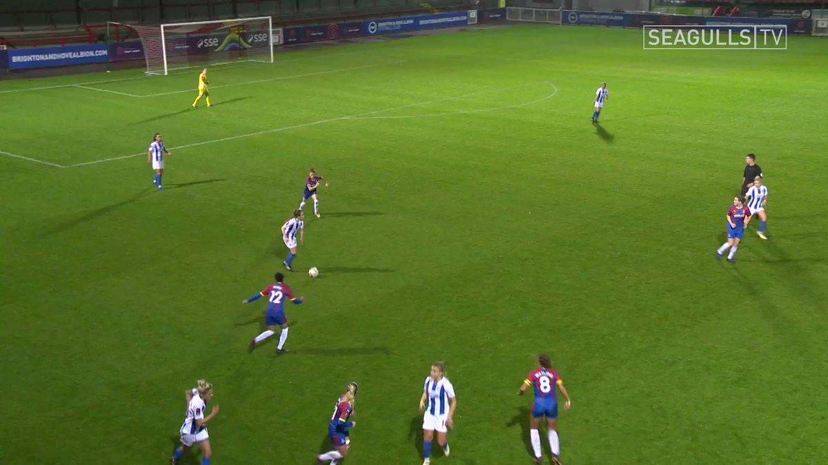 📽️ More of the same tonight please @fliss_gibbons!
#BHAFC 🔵⚪️