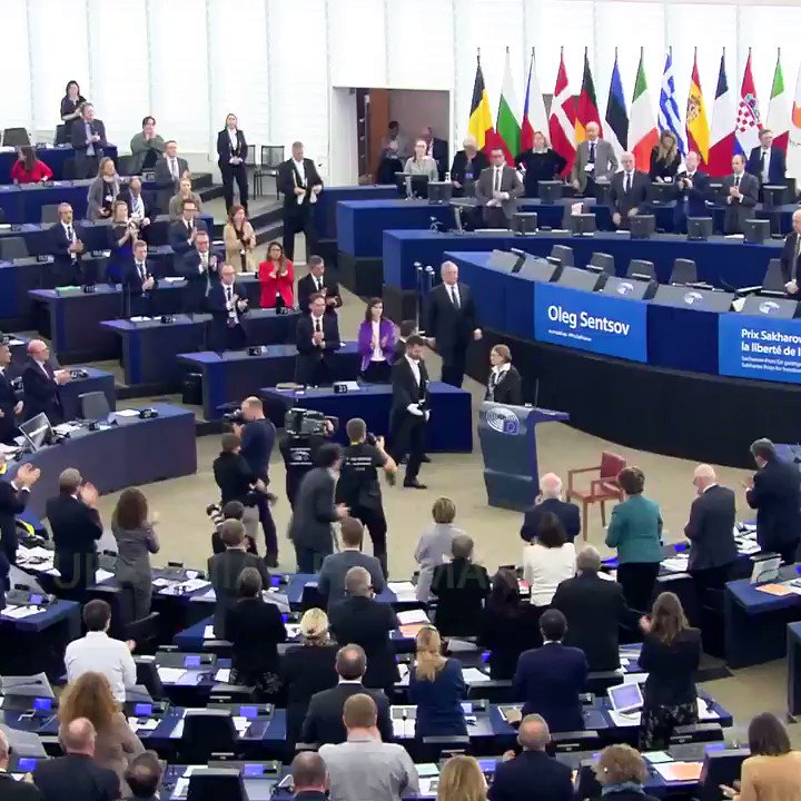 Glad to see Ukrainian filmmaker & political prisoner Oleg Sentsov honored w/ the 2018 Sakharov Prize. He was arrested in 2014, tortured for a "confession," and handed 20-year sentence in Russia. Learn more about Oleg here: https://t.co/BR8GkikXm9 #SaveOlegSentsov #SetThemFree