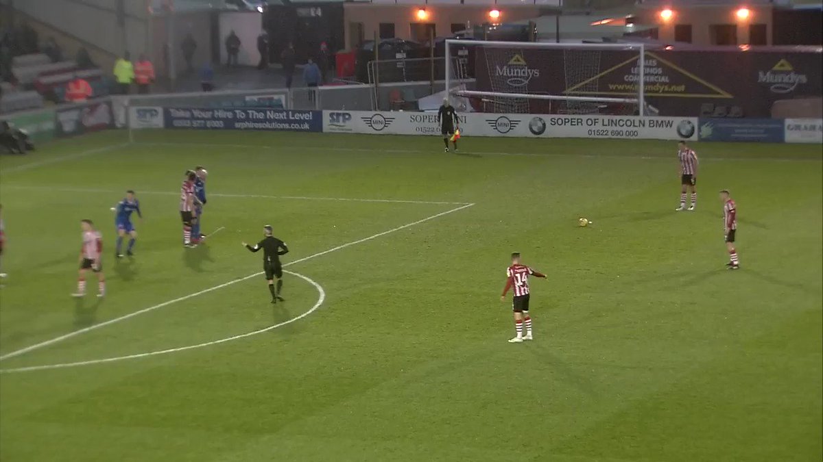 What a SENSATIONAL STRIKE from Shackell 🚀
Take a look at this unbelievable free-kick from the @LincolnCity_FC centre-half 👀
Join us LIVE at 9pm for #EFLonQuest as we bring you all of the @EFL highlights
#Imps #ImpsAsOne @Staceywestblog @MarkWhiley_LE @LCFC617Squadron