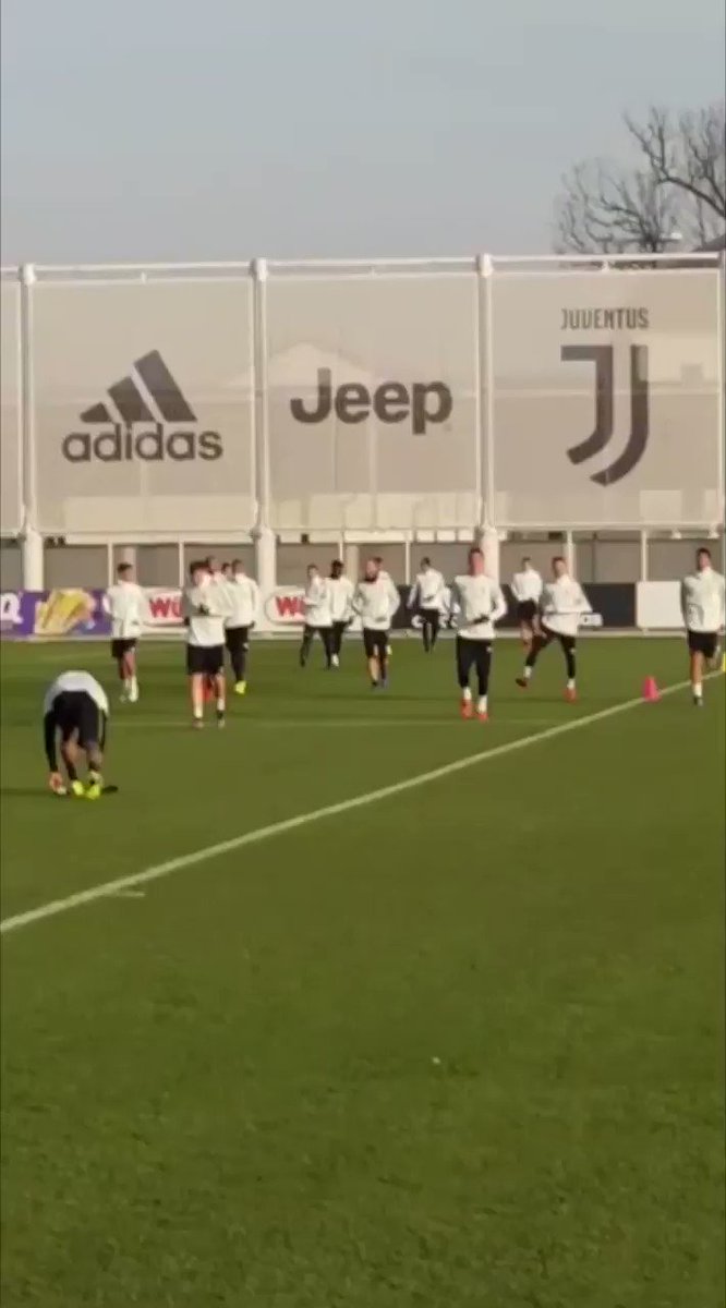 Quando @MarioMandzukic9 trova un ostacolo... ๐