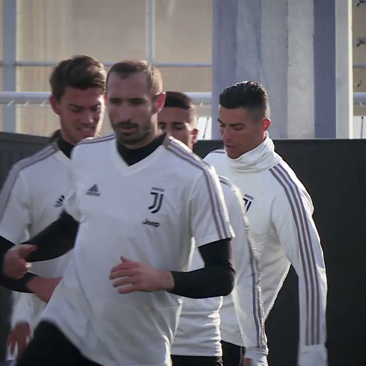 📹 البيانكونيري يستعد لأولى لقاءات أليانز ستاديوم في 2019 💪⚽️
#FinoAllaFine #فورزا_يوفي