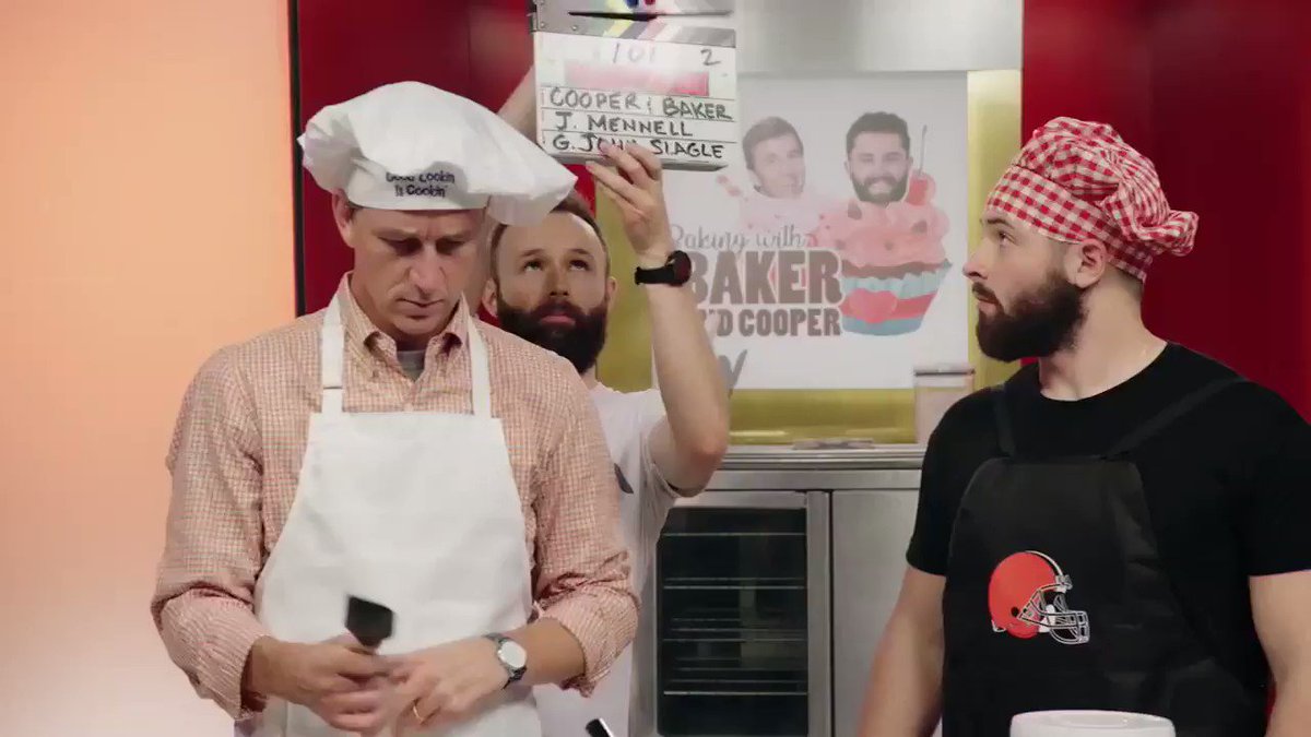 "Yeah, anything is better than Hue... I mean you." 😶
It's the season finale of the #ManningHour featuring Baking with @bakermayfield!