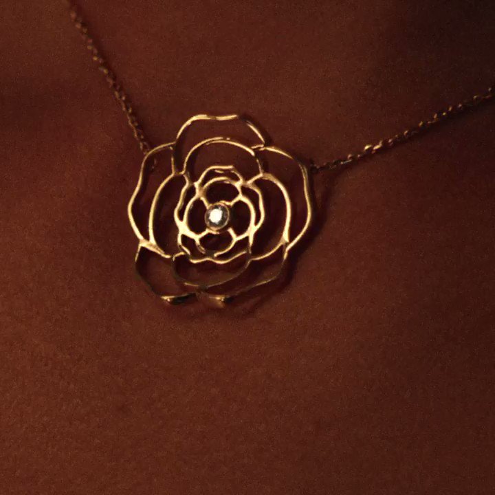 NOT A FLOWER. Beware of appearances.
The CHANEL CAMÉLIA is not a flower; it is a spirit that is uncompromisingly cultivated. Discover on http://chanel.com/-Camelia19 #NOTAFLOWER #CameliaCollection #ChanelFineJewelry