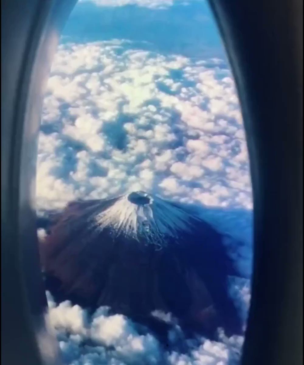 騙されたwww飛行機の窓から見える富士山だと思っていたのにwww 話題の画像プラス