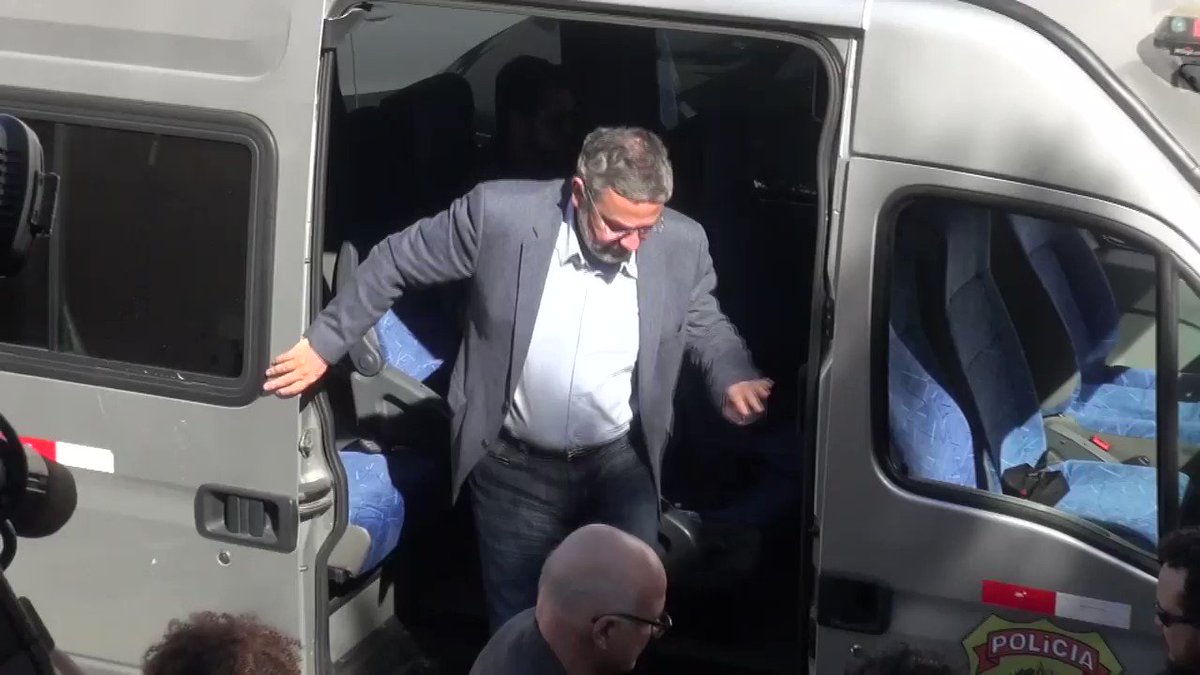 Em depoimento sobre repasses do BNDES ao grupo JBS, o ex-ministro Antonio Palocci confirmou que o empresário Joesley Batista abriu uma conta no exterior para depositar propina ao PT.