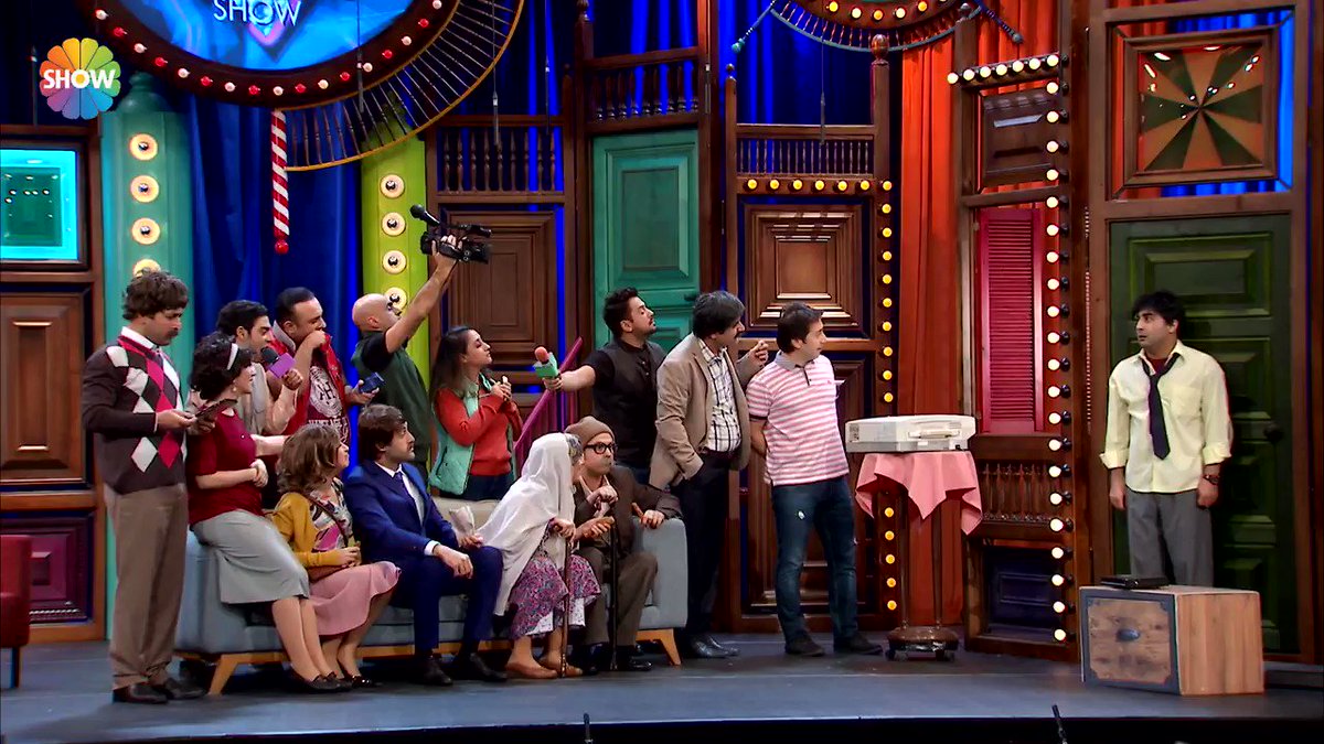 Kahkahanın değişmez adresi #GüldürGüldürShow yeni sezonuyla bu akşam 20.00'de Show TV'de başlıyor! 🎭 @Guldur_Guldur