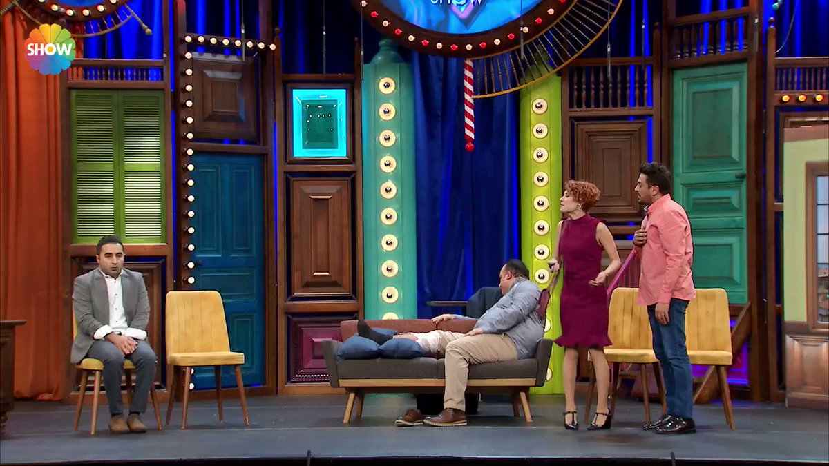 Hasret sona eriyor!
#GüldürGüldürShow'un yeni sezonu için son 2 saat! 🎭