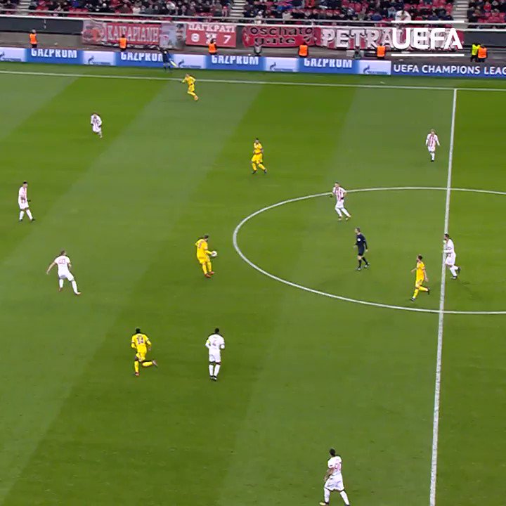 Em dia de aniversário, recorde este golo de Federico Bernardeschi na #UCL em 2017, num movimento típico de extremo a flectir para o meio.👌