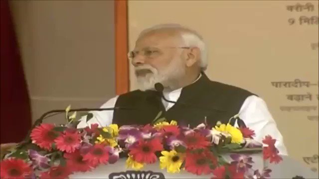आज कई ट्रेनों को हरी झंडी दिखाई। इनसे कनेक्टिविटी में सुधार आएगा।
पटना रिवरफ्रंट बनने से पर्यटन को बढ़ावा मिलेगा।
