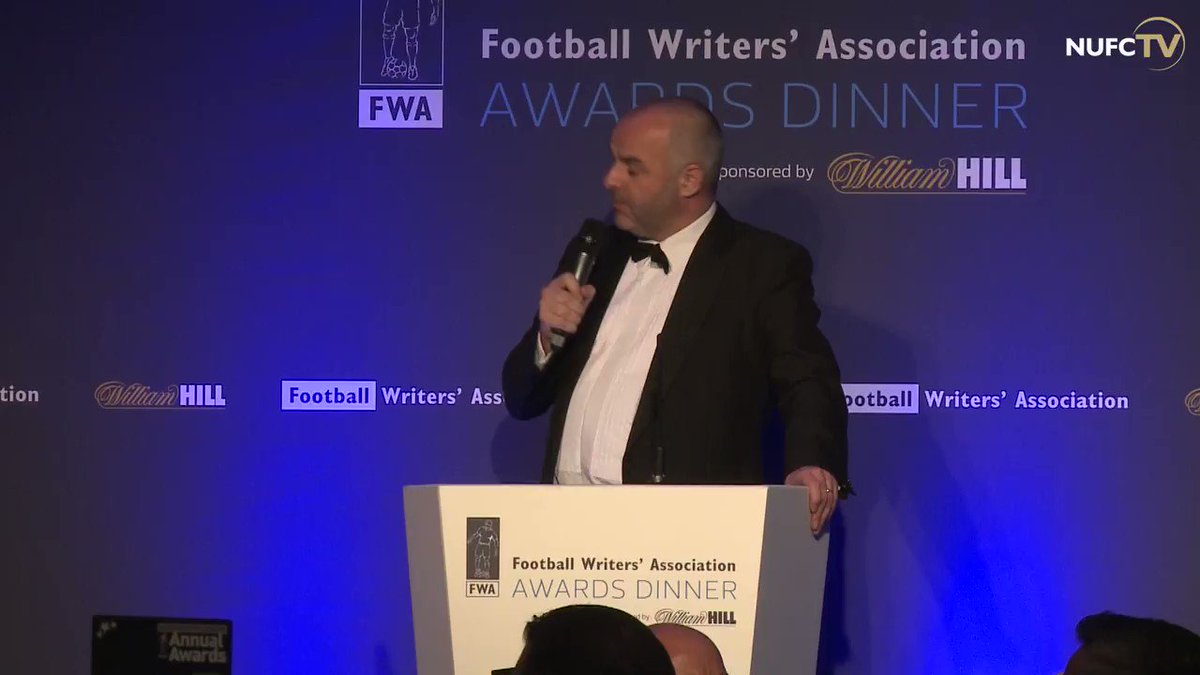 🏆 Congratulations to Martin Dúbravka, who was presented with the North East Football Writers' Association player of the year award last night.
Well done, @HecoDubravka!
Interview: https://www.nufc.co.uk/nufc-tv/latest-videos/dubravka-award-is-a-big-honour … #NUFC