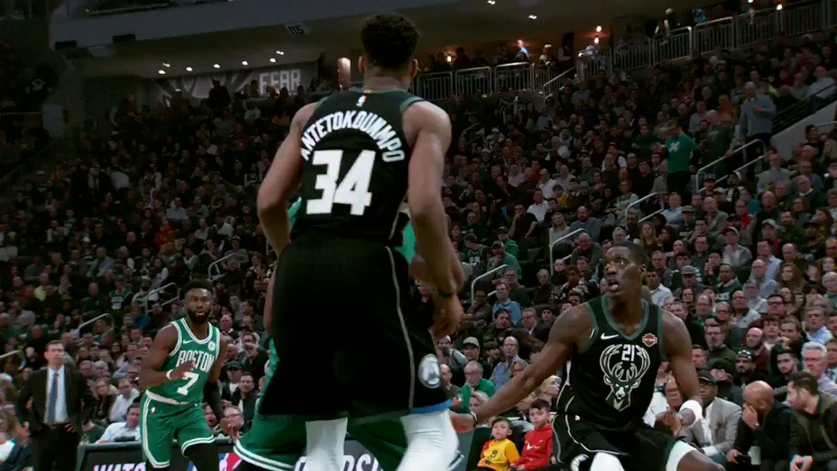 Cuando sabes que es hora de lucirte para la #PhantomCam 🏀💪
@FCHWPO
#CUsRise