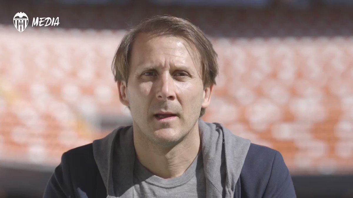 💯🦇 LEYENDAS DEL CENTENARIO | @GaizkaMendieta6 🖤
🗣️ “Me siento orgulloso que, todavía a fecha de hoy, se recuerda a Mendieta como historia del @valenciacf ”
📲 Entrevista íntegra en nuestra APP
👉🏽 ‘Partido de Leyendas! 🎟 http://bit.ly/PartidoLeyendasVCF …
#VCFCentenari