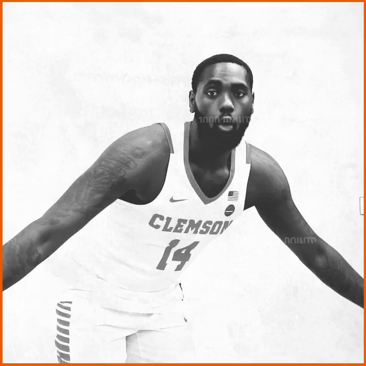 ✊ Elijah Thomas (@edotcash) now with 1️⃣,0️⃣0️⃣0️⃣ career points!
#ClemsonGRIT💪