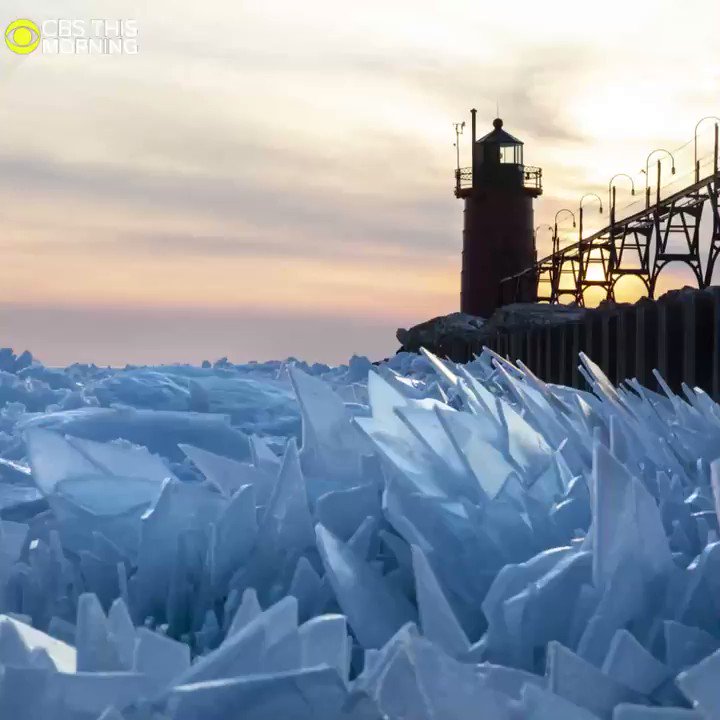 These stunning images capture frozen Lake Michigan shattered into countless pieces.