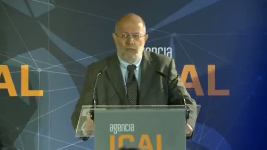 👉 @FranciscoIgea presenta a @Albert_Rivera en el ciclo "Tus candidatos a fondo".
📽️ "La política no es sólo capacidad de liderazgo, sino capacidad de escucha, de comprensión y de resistencia"